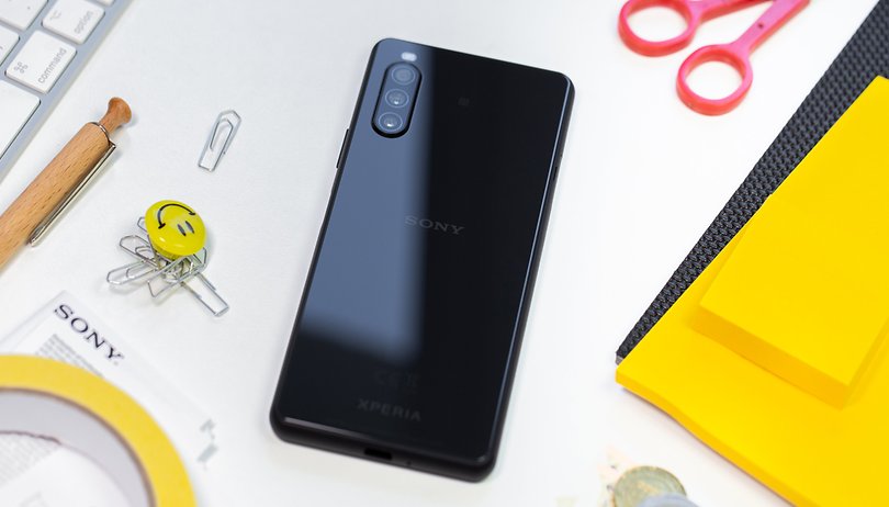 AndroidPIT Sony Xperia 10 II back logo