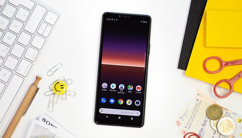 AndroidPIT Sony Xperia 10 II di hadapan