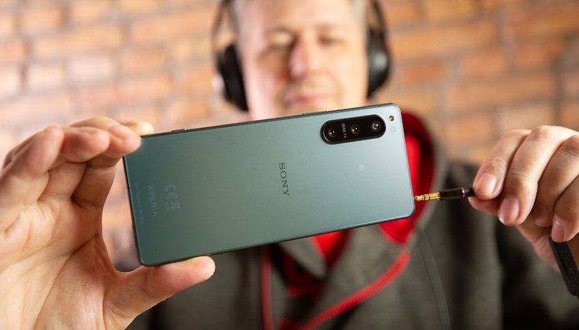 Sony announces Xperia 1 IV smartphone with true optical zoom, 4K/120p HDR  video: Digital Photography Review