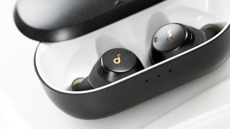 AndroidPIT Soundcore Spirit Dot 2 case headphones