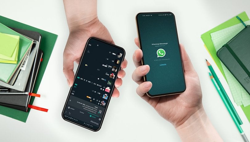 WhatsApp 2 phones