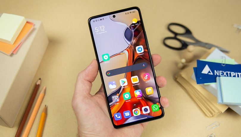 MIUI 13 đã ra mắt với nhiều tính năng mới hấp dẫn. Nhấn vào hình ảnh để tìm hiểu những mẹo MIUI 13 hữu ích cho điện thoại của bạn, thêm sự tiện lợi và trải nghiệm mới lạ.