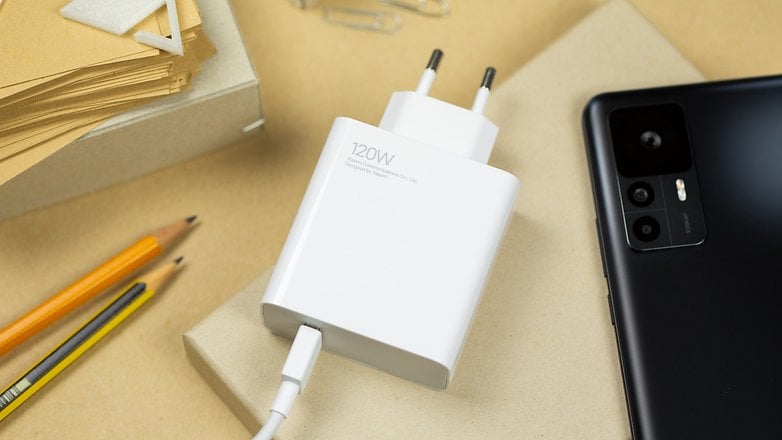 The Xiaomi 12T charger