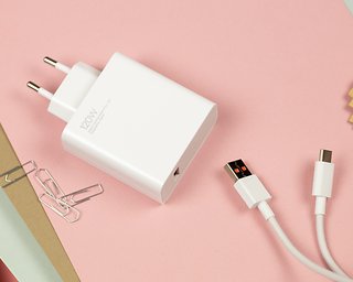 How do I activate 120W fast charging on my Xiaomi smartphone?