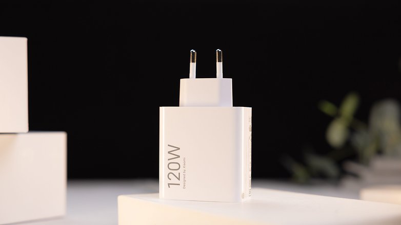 Xiaomi 13T Pro included 120 W charger