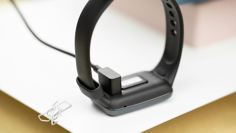 Xiaomi Smart Band 7 Pro Review: It Breaks the Bank