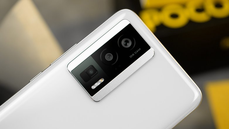 Xiaomi Poco F5 Pro camera module up close
