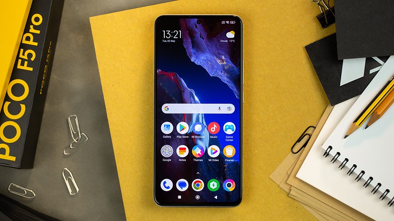 Poco F5 Pro display