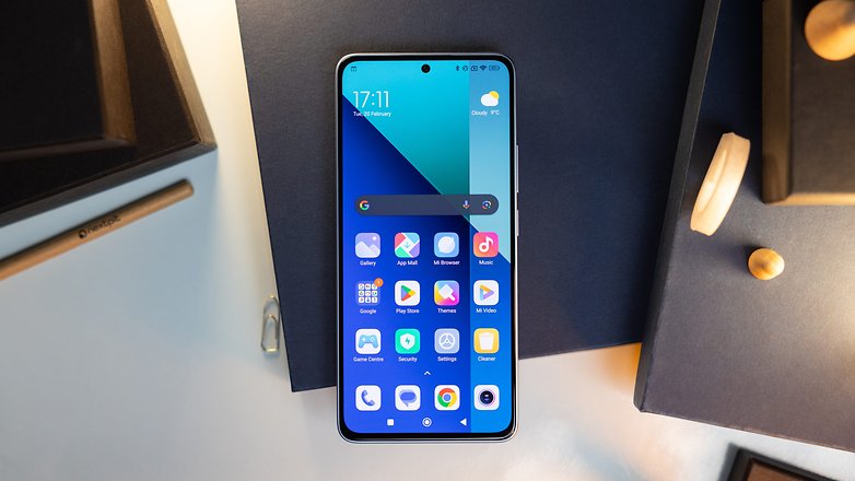 Xiaomi Redmi Note 13 4G viewed from the front showing the standard home screen