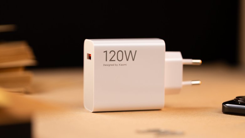 Xiaomi 120 W charger picture