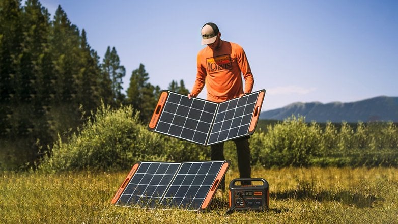 Der Jackery Solargenerator 1000 auf einem Pressebild.