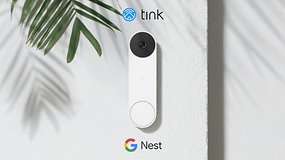 Google Nest Doorbell an der Häuserwand montiert
