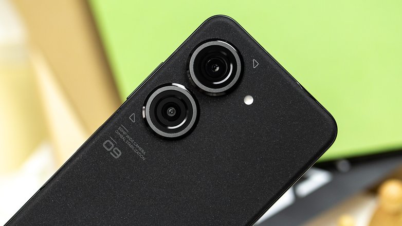 Asus Zenfone 9 cameras.