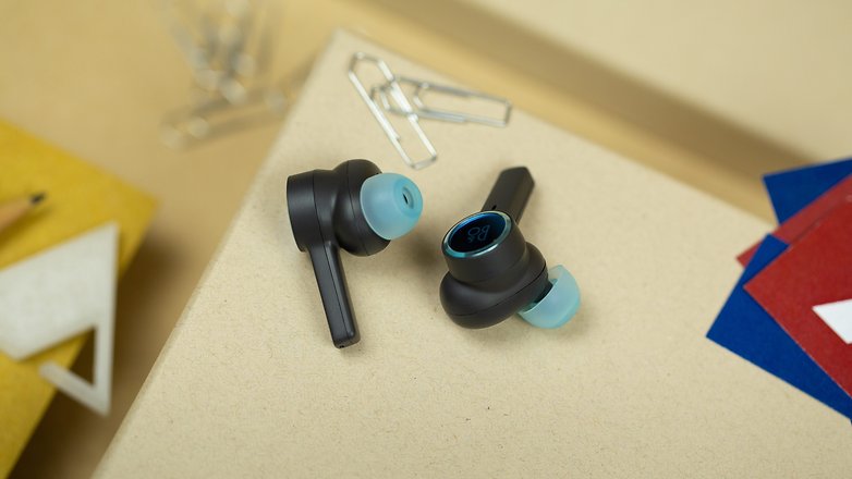 Die Earbuds der B&O Beoplay EX