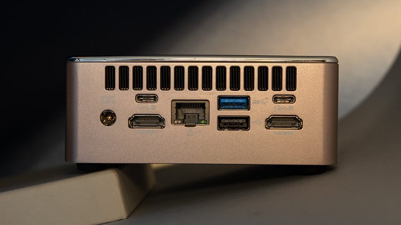 Geekom A5 back ports