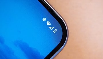 Close-up of a Google Pixel 9 phone screen displaying status icons.