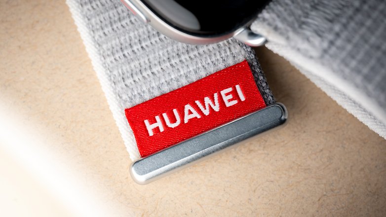 Le logo de la marque sur la Huawei Watch Fit 3