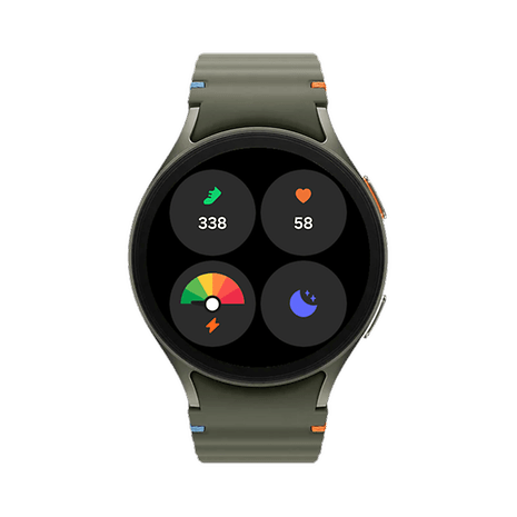 Samsung Galaxy Watch 7 zeigt Fitnessmetriken: Schritte, Herzfrequenz und Energieniveau.