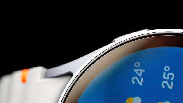 Close-up of the Samsung Galaxy Watch 7 displaying weather information at 24° and 25° temperatures.