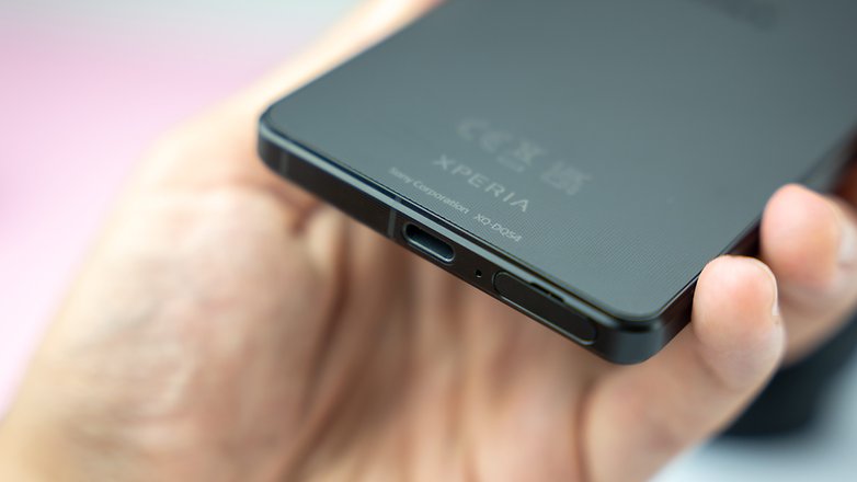 Sony Xperia 1 Mark V does not ship with a USB-C cable