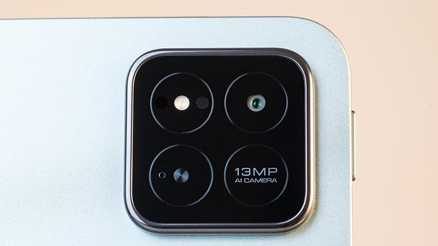 Close-up of the Xiaomi Pad 7's camera module with two lenses and a 13MP AI camera label.