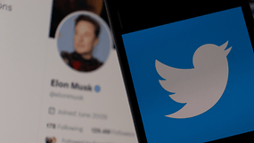 Elon Musk, Wirtschaftsgenie: Twitter ist offiziell nur noch die Hälfte wert