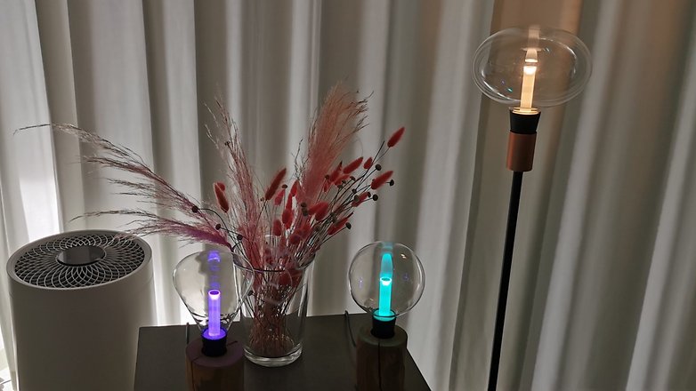 verschiedene farbige Leuchten von Philips Hue