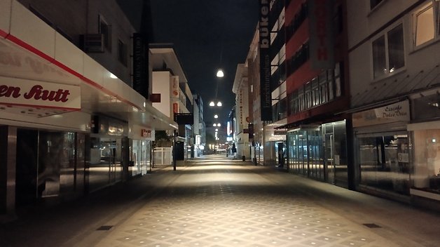Fußgängerzone bei Nacht