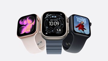 Drei Apple Watch Series 11-Modelle in verschiedenen Farben, die verschiedene Zifferblätter anzeigen.