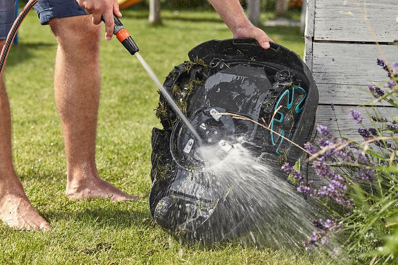 Robot lawnmower cleaning