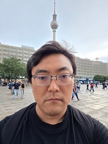 Samsung Galaxy Z fold 7: Ultra-wide angle selfie