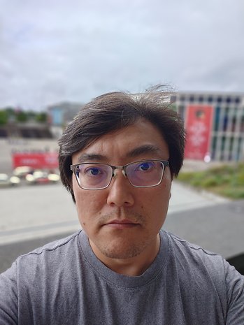 Sony Xperia 1 VII: Selfie - Portrait mode on