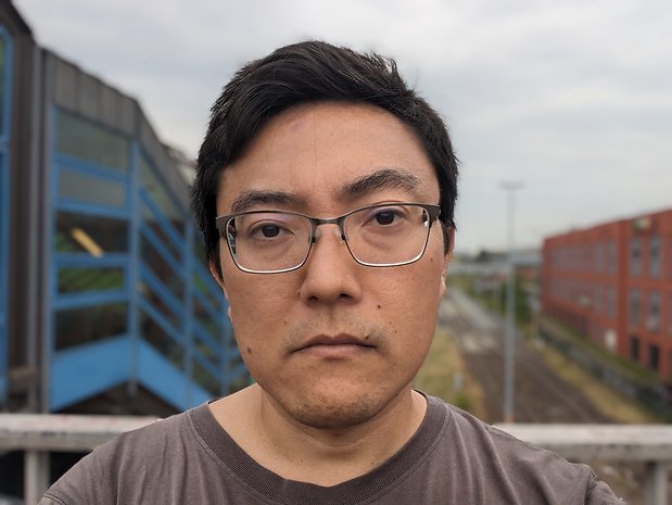 Google Pixel Fold: Internal selfie camera - Portrait mode
