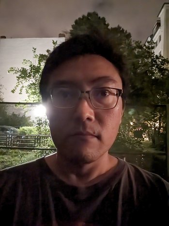Google Pixel Fold: External selfie camera - Night mode on
