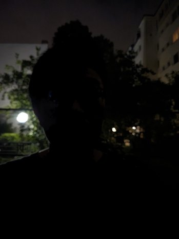 Google Pixel Fold: Selfie mit der Hauptkamera – Nachtmodus aus