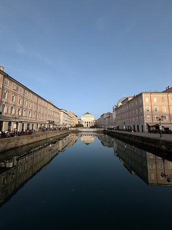 Google Pixel 9a: Ultra-wide-angle camera (0.6x)