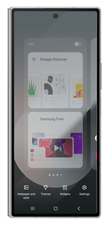 One UI screenshots showing how to switch between Google Discover and Samsung Free.