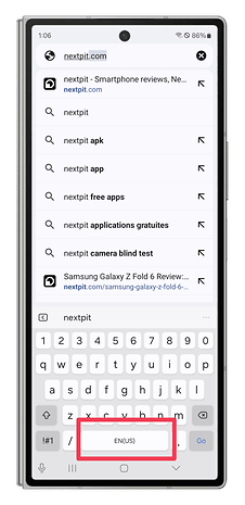 Screenshots showing how to use the Samsung keyboard app as a trackpad.