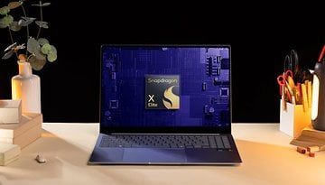 Samsung Galaxy Book 4 Edge zeigt Snapdragon X Elite-Logo auf dem Bildschirm.