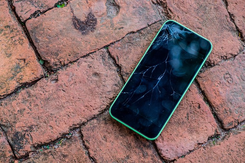 Cracked screen on an Android smartphone