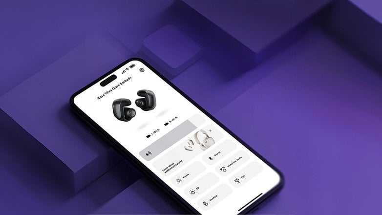 Ein Smartphone zeigt Bose Ultra Open Earbuds mit verschiedenen Audioeinstellungen. Ein Smartphone zeigt Bose Ultra Open Earbuds mit verschiedenen Audioeinstellungen.