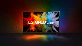 LG QNED879QB mit vielen Hintergrundfarben