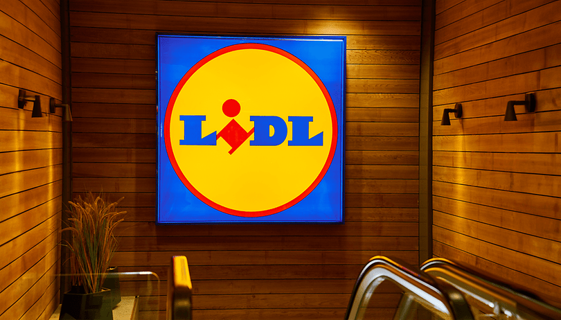 Lidl Logo illuminated