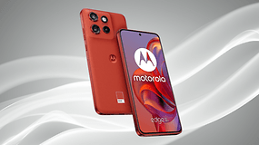 Motorola Edge 50 Neo-Smartphone in roter Farbe mit Logo auf dem Bildschirm.