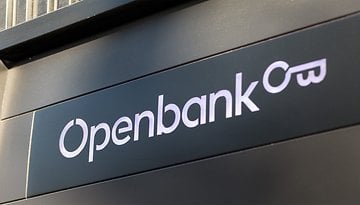 Openbank-Logo auf schwarzem Hintergrund.