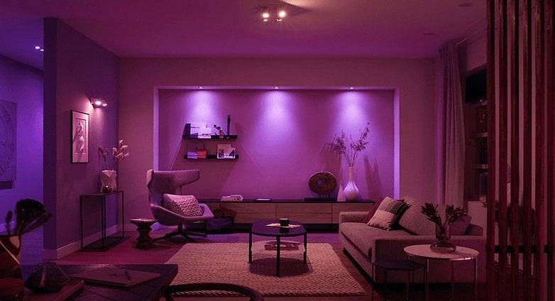 Philips Hue Color & Ambiance LED-Lichter im Wohnzimmer