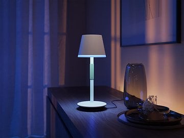 Schnell sein lohnt sich: Smarte Tischleuchte von Philips zum Bestpreis!