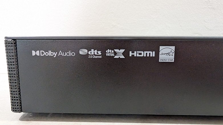 Samsung HW-B540 Soundbar mit Dolby Audio, DTS, HDMI und Energy Star-Logo.