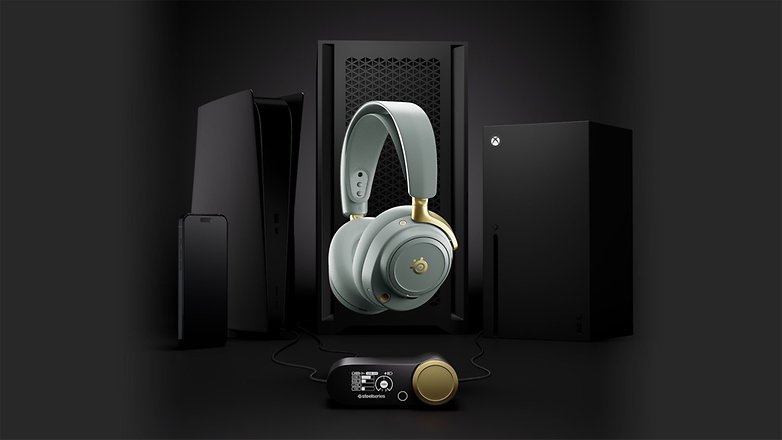SteelSeries Arctis Nova Elite Gaming-Headset mit Konsolen-Hintergrund.