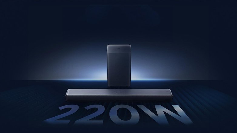 TCL S55HE Soundbar und Subwoofer mit 220W deutlich sichtbar. TCL S55HE Soundbar und Subwoofer mit 220W deutlich sichtbar.